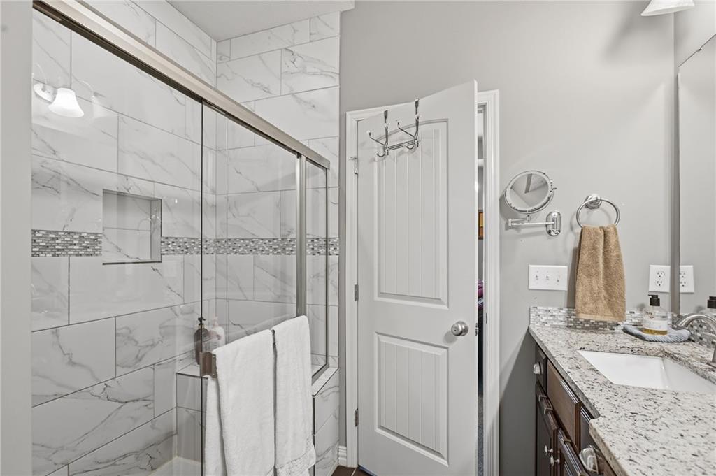 1904 Red Bud Court Property Photo 15