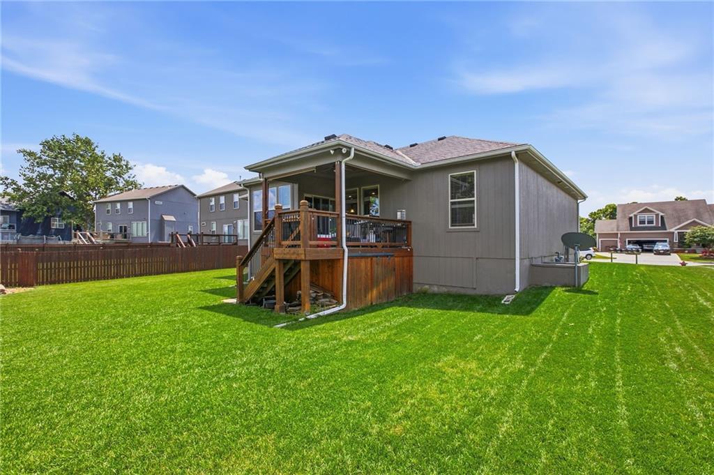 1904 Red Bud Court Property Photo 19