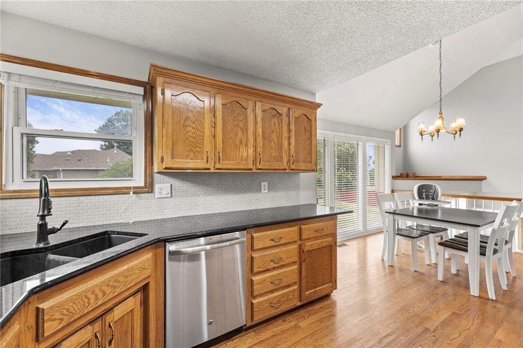 4401 Sw Hillside Drive Property Photo 15