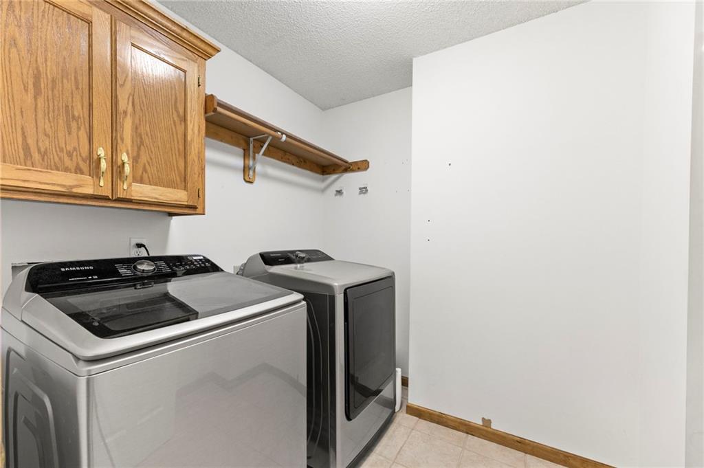 4401 Sw Hillside Drive Property Photo 24