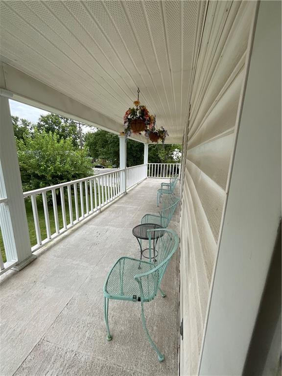 106 E Main Street Property Photo 3