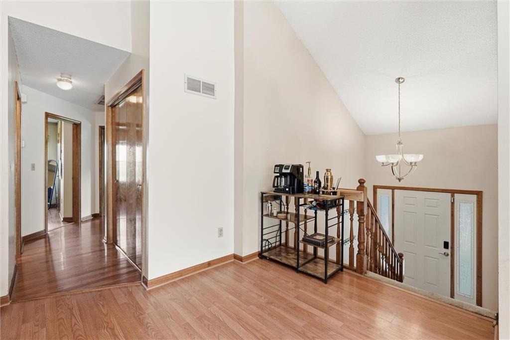 1104 Park Drive Property Photo 4