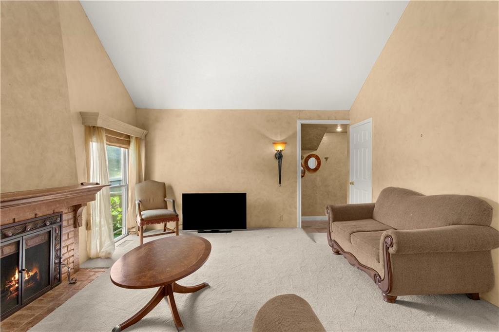 7916 Colony Lane Property Photo 6