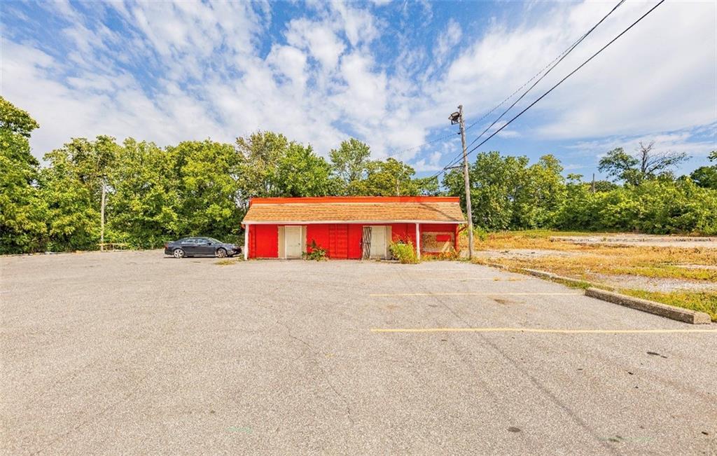 4960 State Avenue Property Photo 10