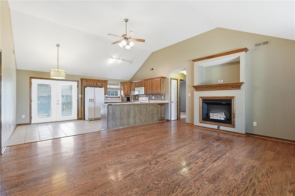 413 Graystone Drive Property Photo 6