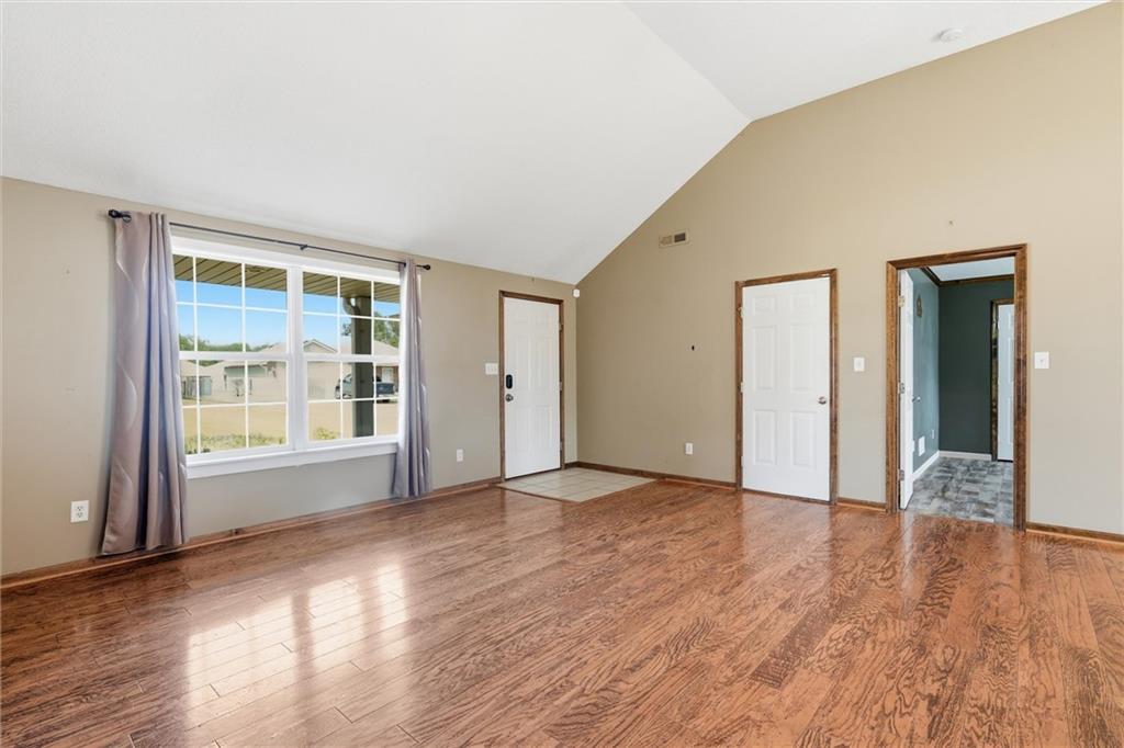 413 Graystone Drive Property Photo 8