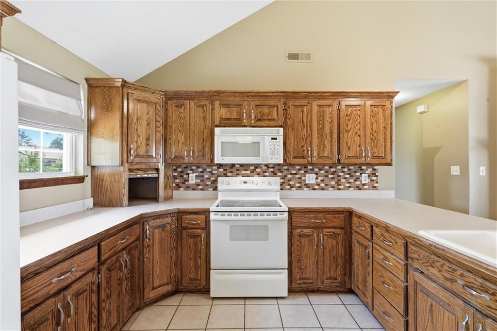 413 Graystone Drive Property Photo 14