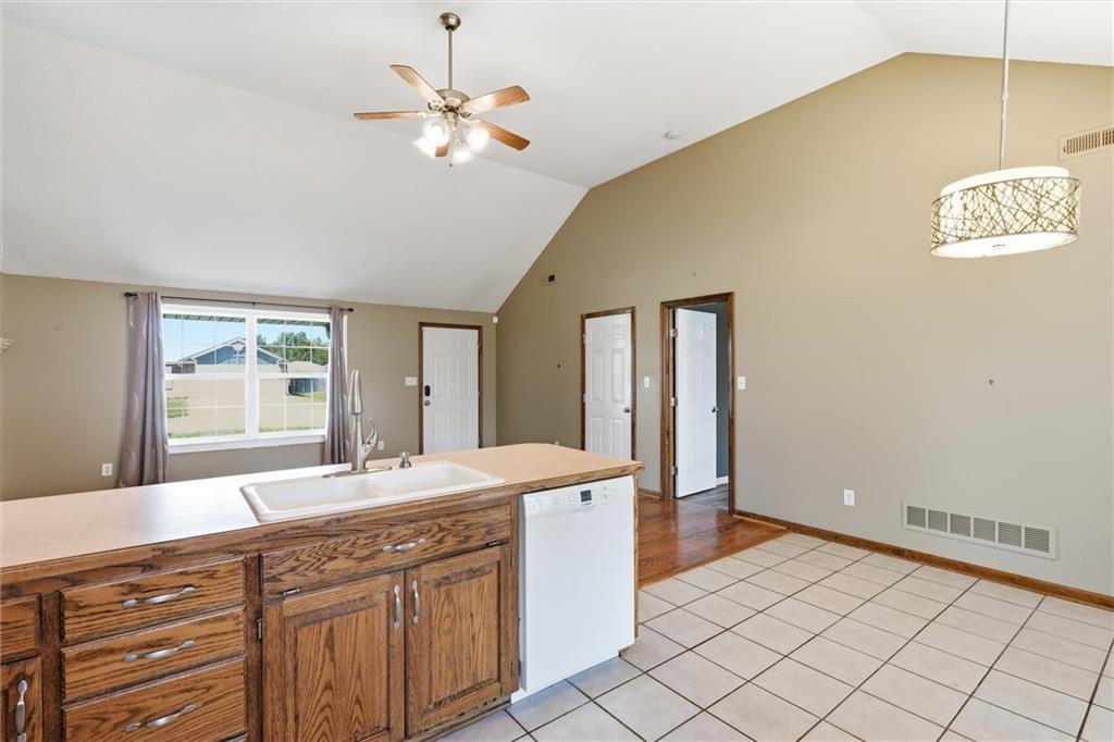 413 Graystone Drive Property Photo 16