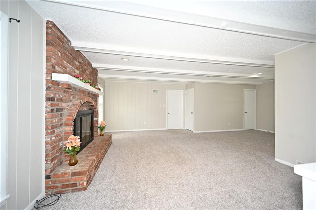 8900 Wayne Avenue Property Photo 9