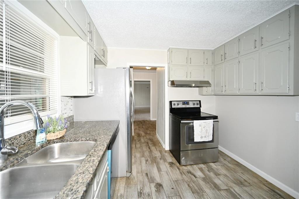 8900 Wayne Avenue Property Photo 11