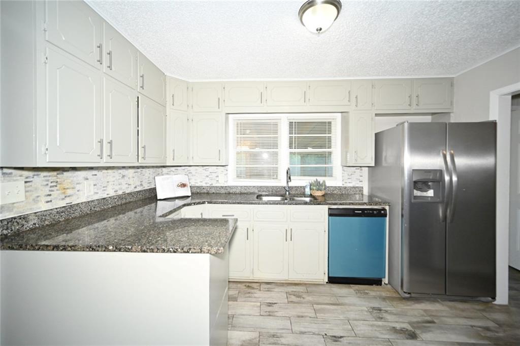 8900 Wayne Avenue Property Photo 12