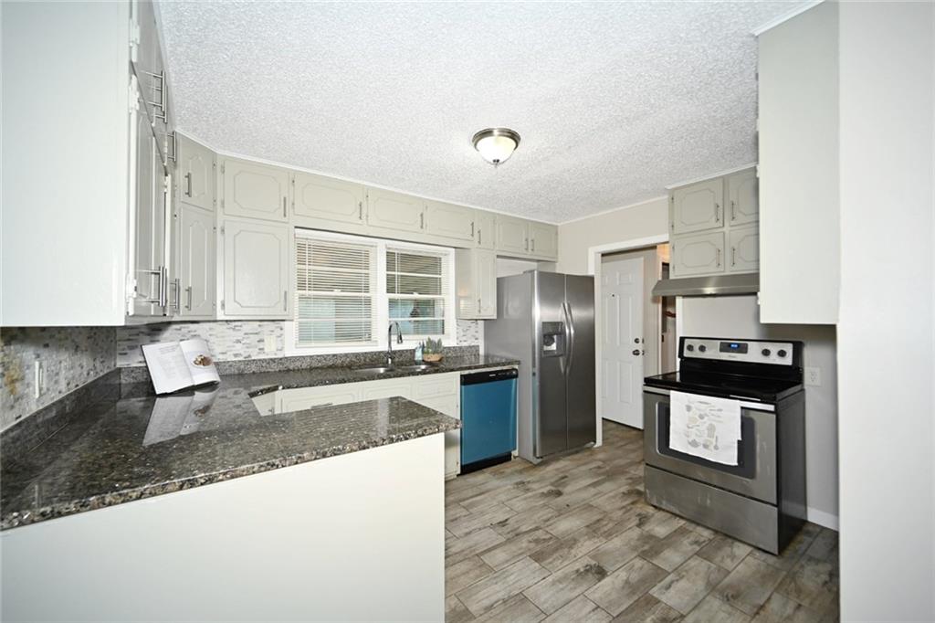 8900 Wayne Avenue Property Photo 14