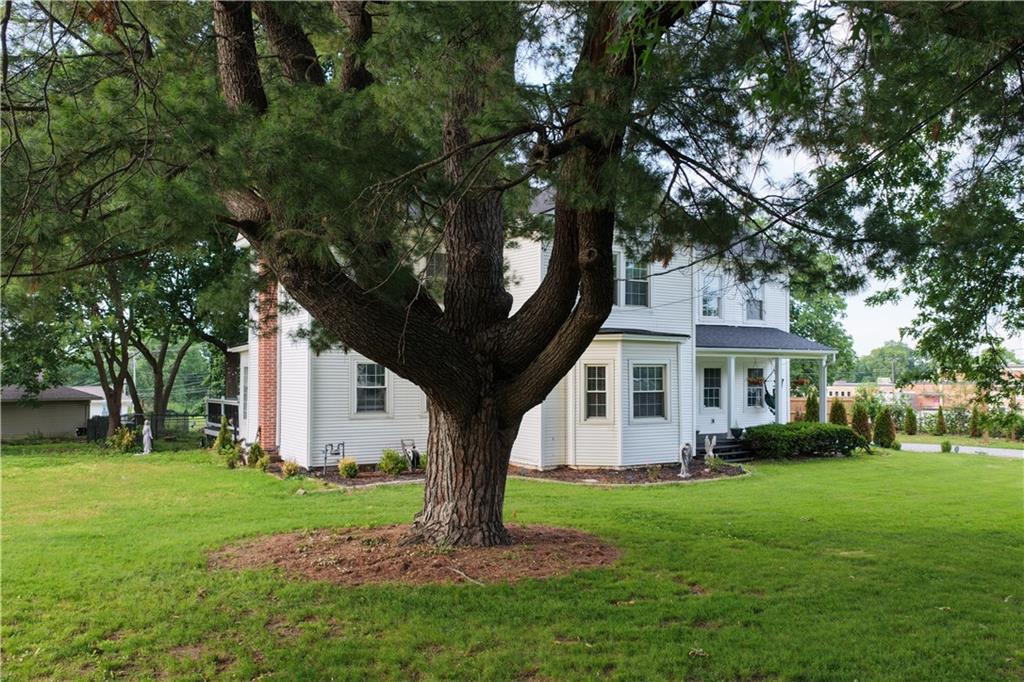 1900 Ne 65th Street Property Photo 2