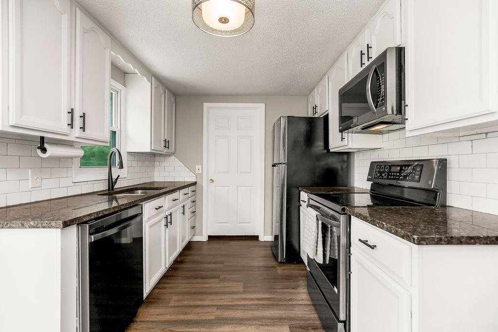 8109 N Summit Road Property Photo 7