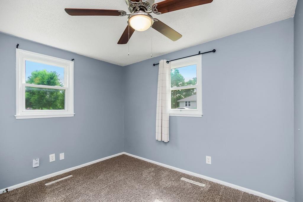 8109 N Summit Road Property Photo 12