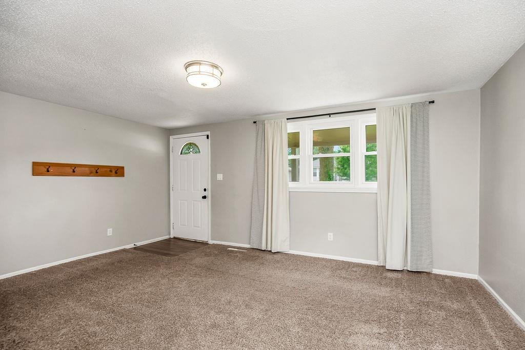 8109 N Summit Road Property Photo 21