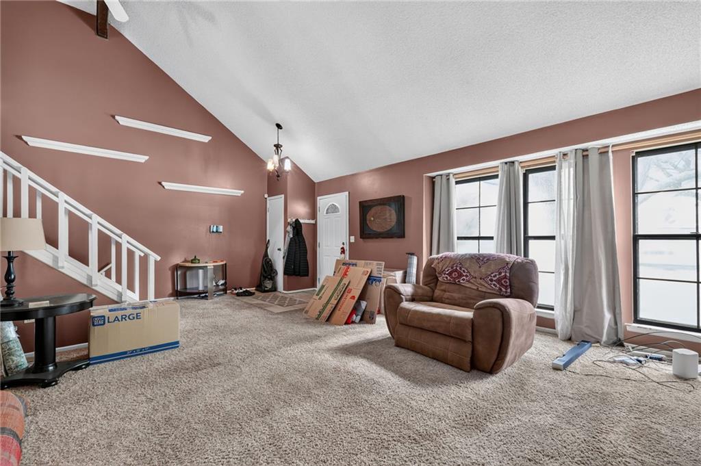 110 E Nelson Circle Property Photo 6