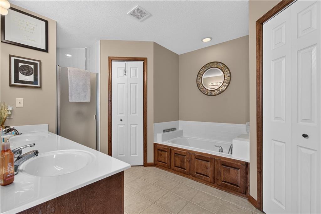 9618 Greenton Road Property Photo 23