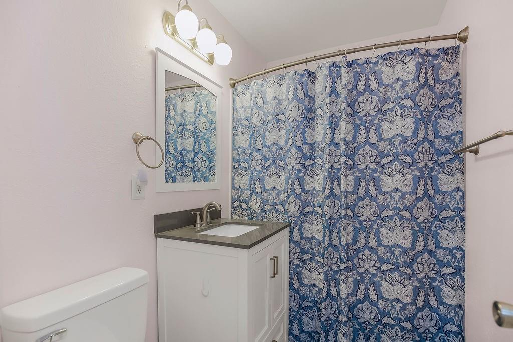 903 Ne 67th Place Property Photo 15