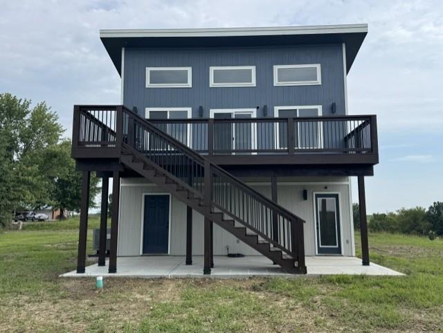 112 Admiral Drive Property Photo 3