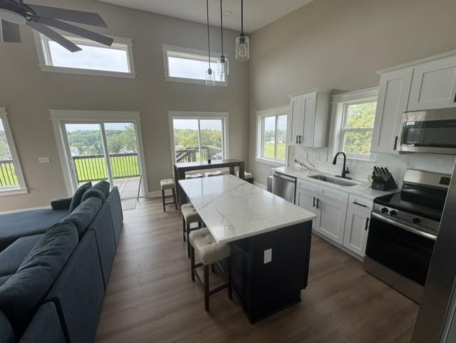 112 Admiral Drive Property Photo 6