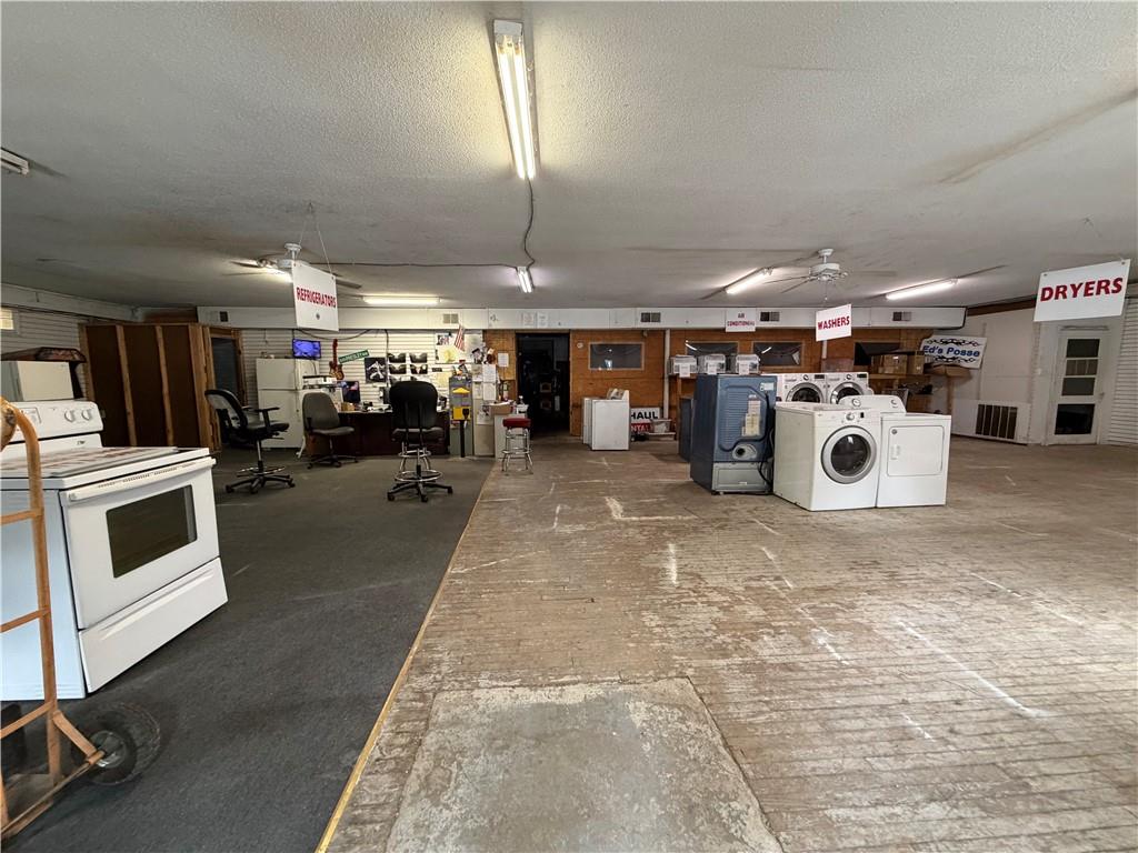 8918 E Winner Road Property Photo 2
