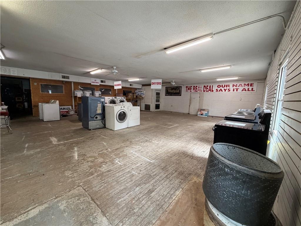 8918 E Winner Road Property Photo 3