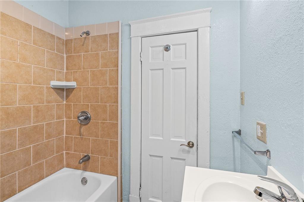 504 Wallace Avenue Property Photo 19