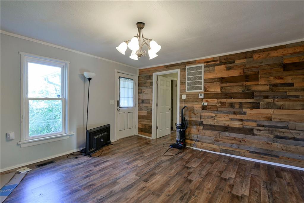 407 S Clarke Avenue Property Photo 2