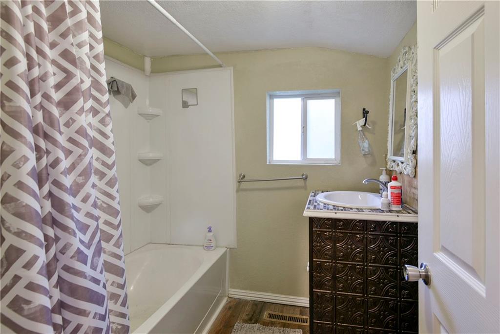 407 S Clarke Avenue Property Photo 11