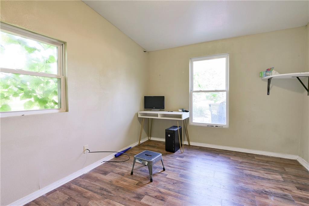 407 S Clarke Avenue Property Photo 18