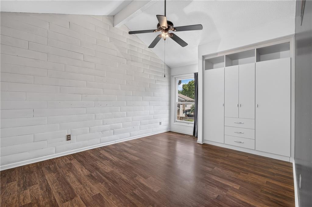 10913 Rosehill Road Property Photo 15