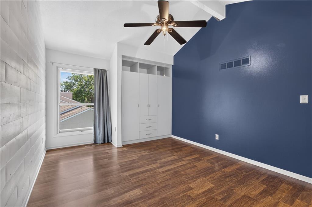 10913 Rosehill Road Property Photo 16