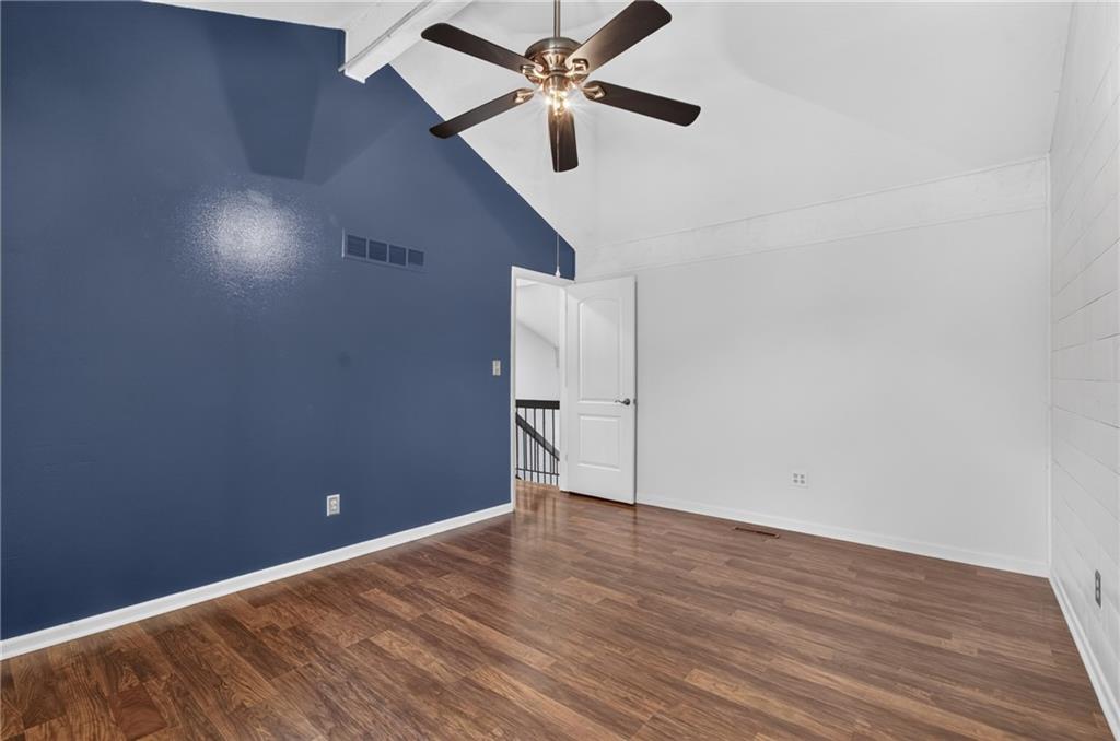 10913 Rosehill Road Property Photo 17