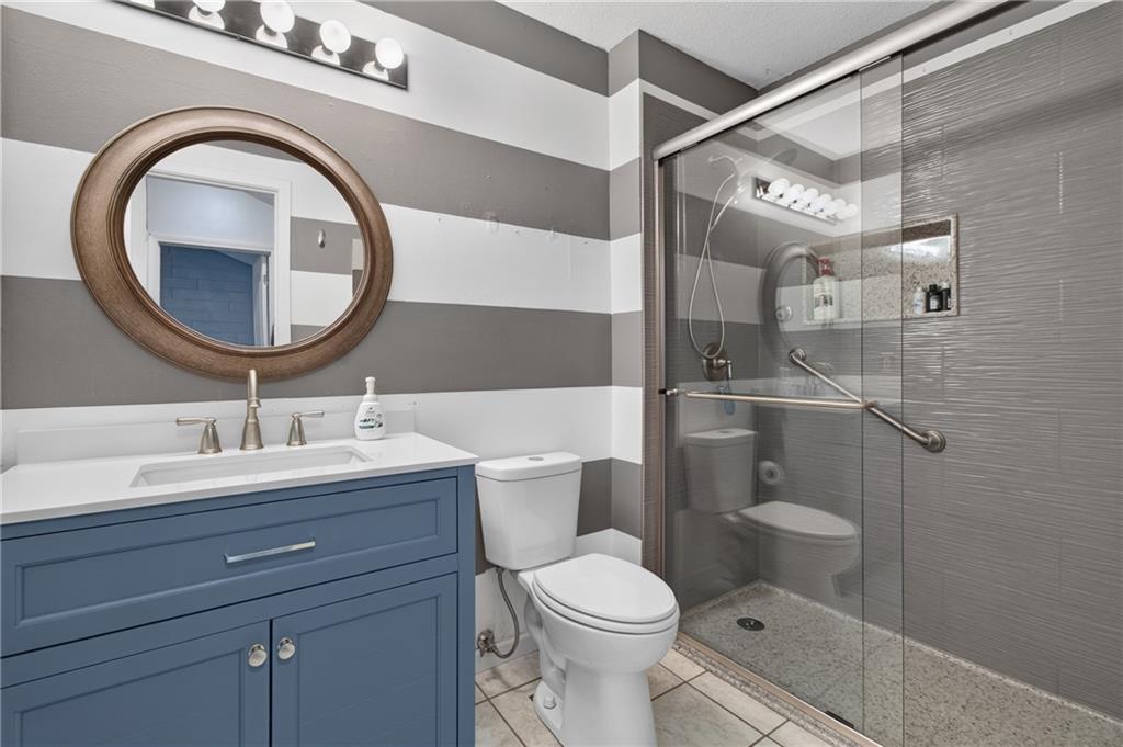 10913 Rosehill Road Property Photo 18