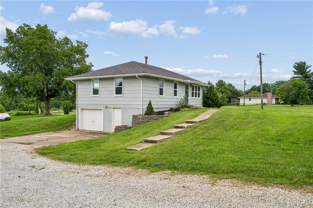 34906 E Colbern Road Property Photo 6