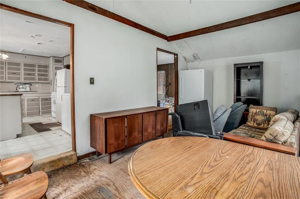 9301 Everett Avenue Property Photo 10