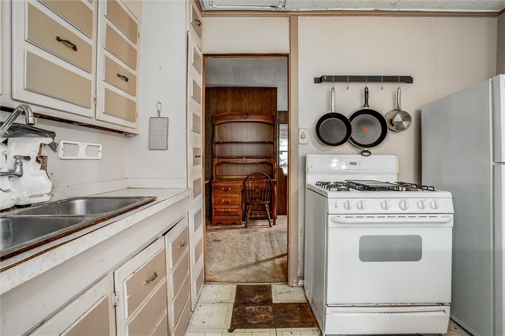 9301 Everett Avenue Property Photo 16