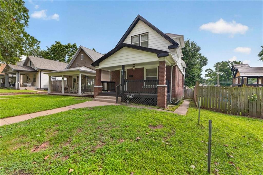 433 OAKLEY Avenue Property Photo 1