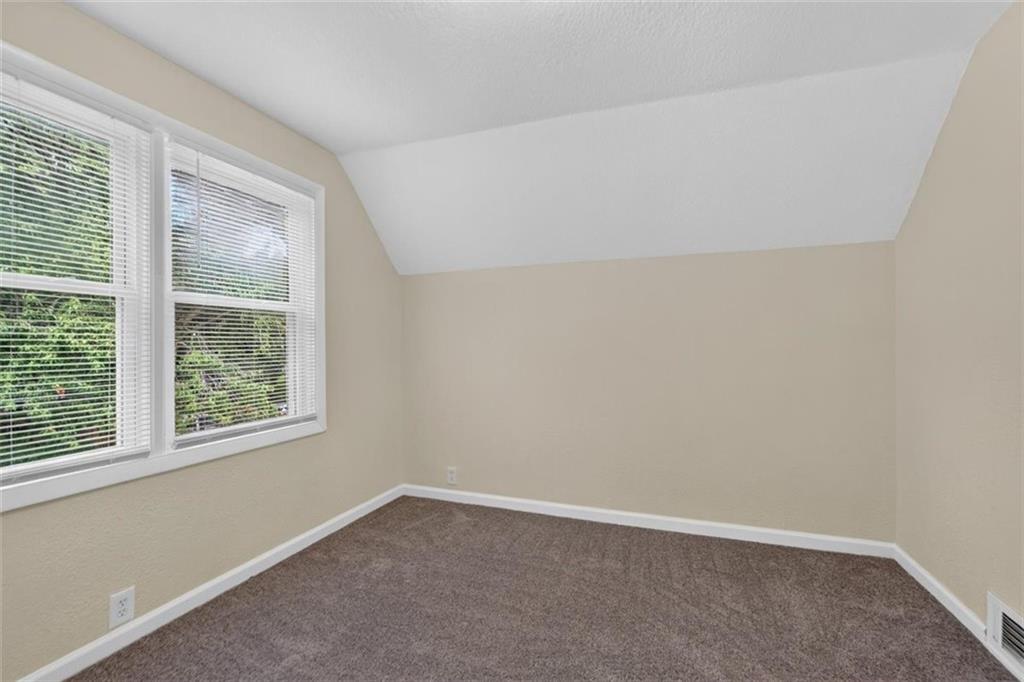 433 Oakley Avenue Property Photo 23