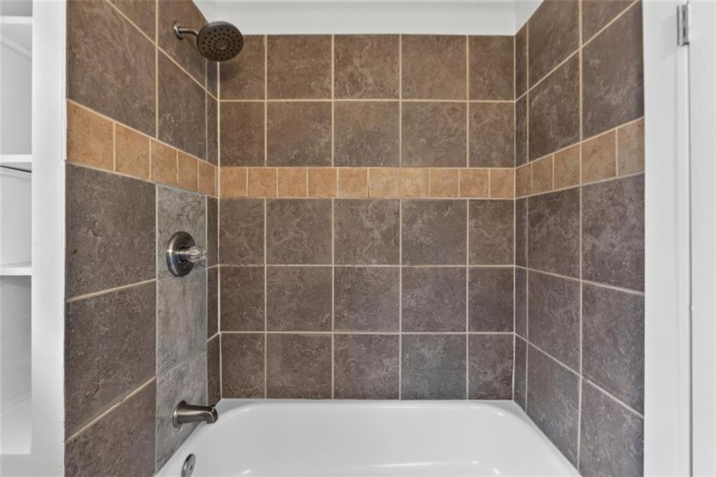 433 Oakley Avenue Property Photo 25