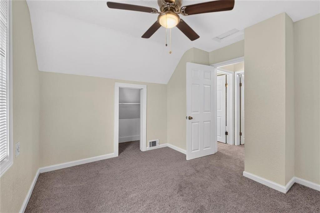 433 Oakley Avenue Property Photo 28