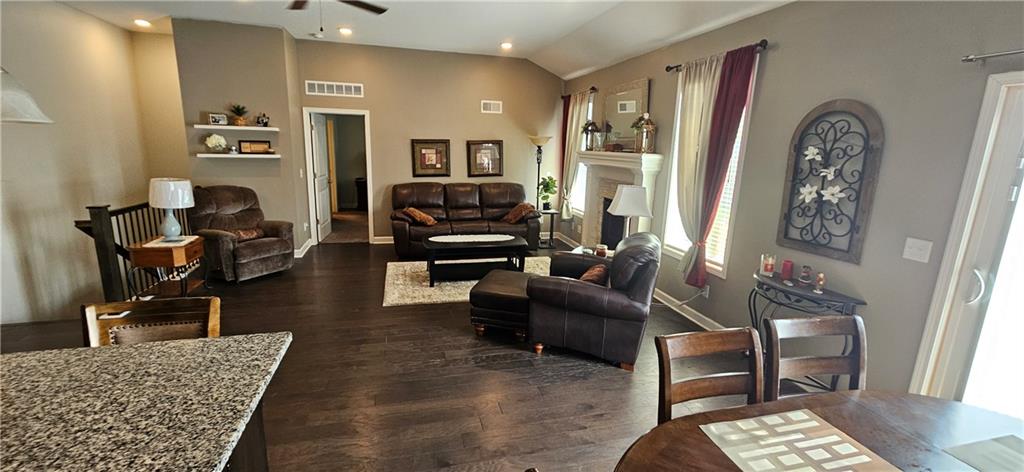 12432 Live Oak Circle Property Photo 9