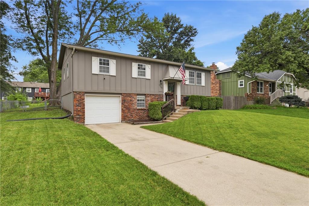 1729 W Normandy Drive Property Photo 2
