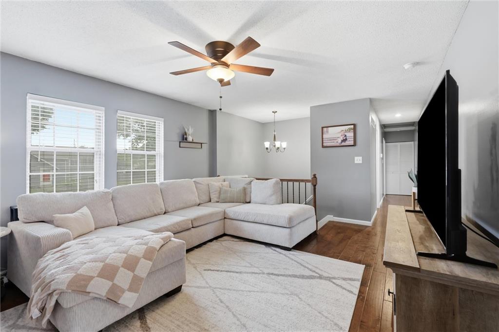 1729 W Normandy Drive Property Photo 3