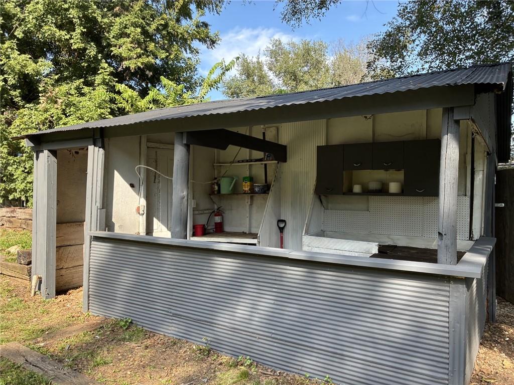 812 Cedar Street Property Photo 5