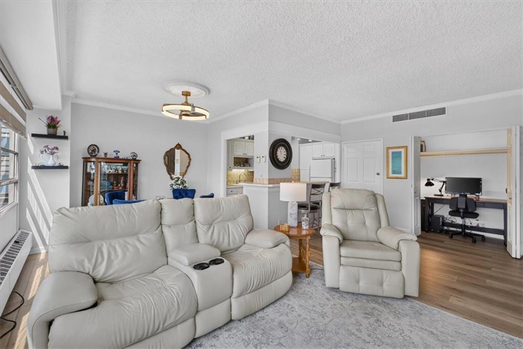 333 W Meyer Boulevard Property Photo 5