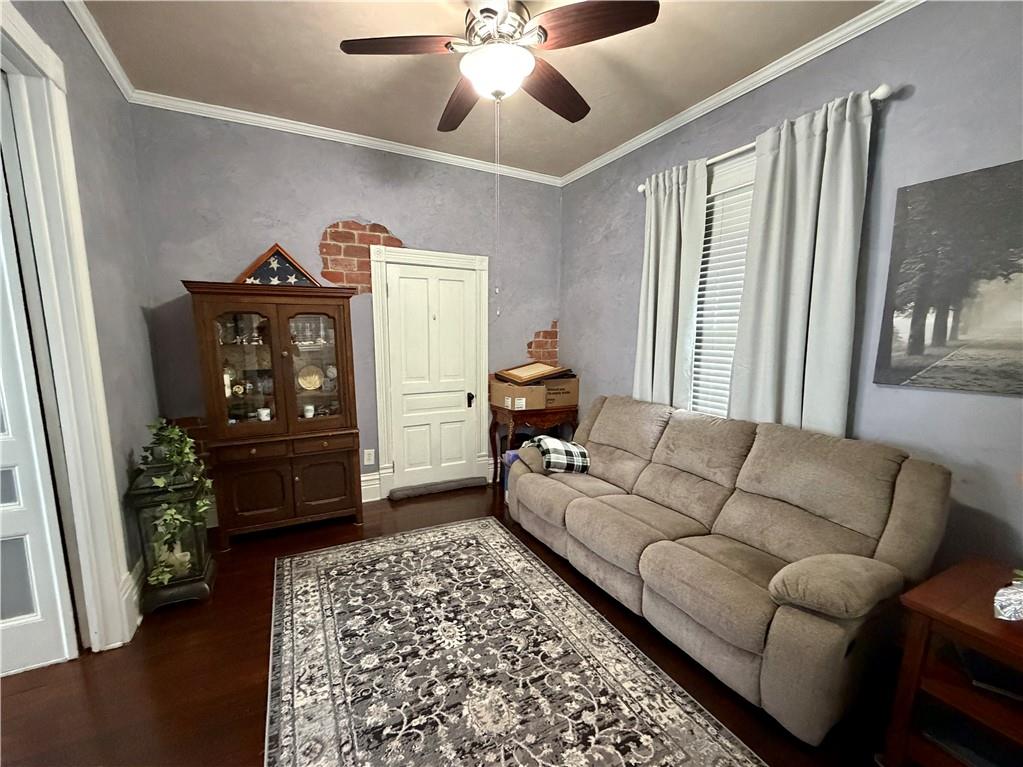 610 S Maple Street Property Photo 4