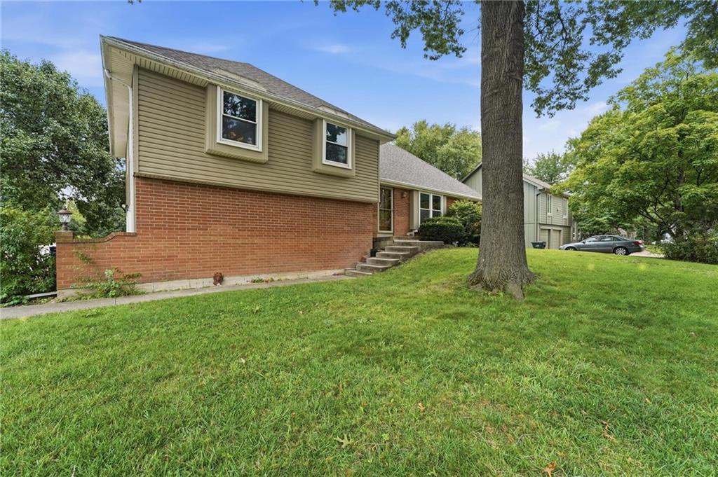400 S Normandy Drive Property Photo 3