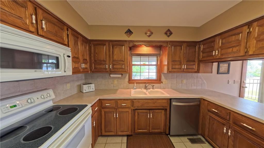 107 Lighthouse Point Property Photo 5